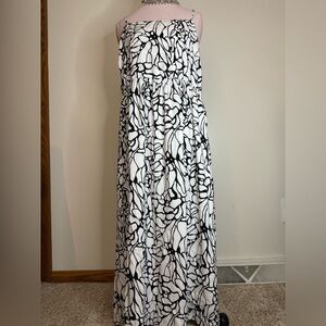 Sun 2 Fun Black and White Maxi Dress NWT with adjustable straps in size XL